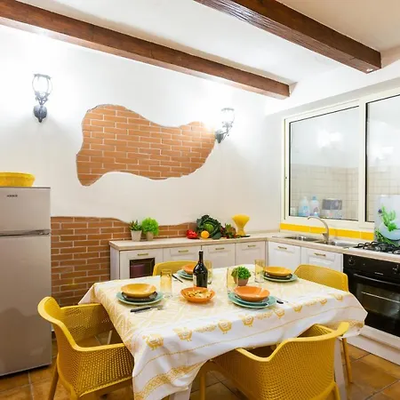 Domo Matandr Apartment SantʼAntìoco